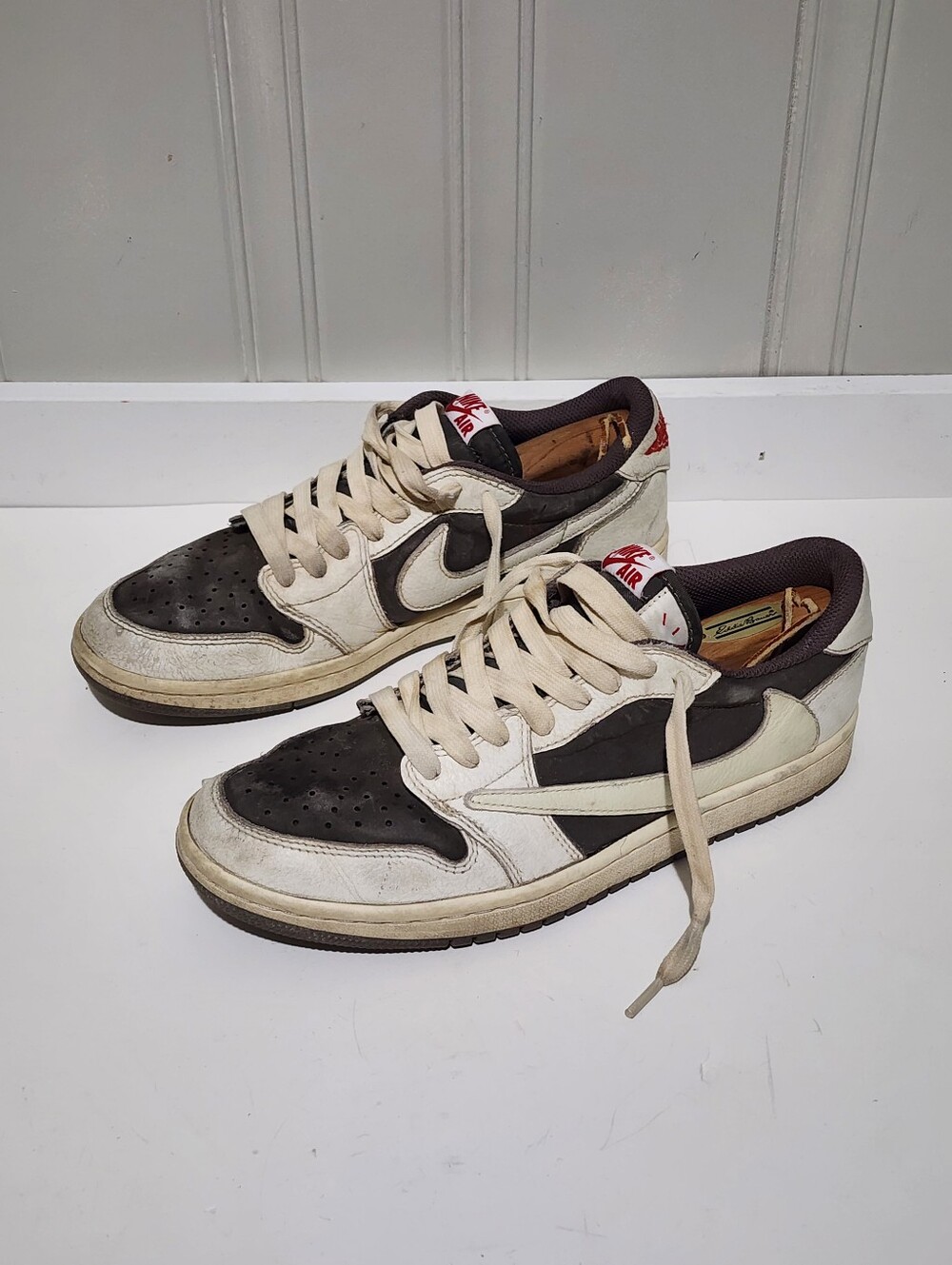 Travis Scott x Air Jordan 1 Retro Low OG Reverse Mocha sneaker size US 8.5